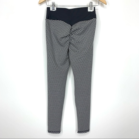 Honeycomb Scruch Booty Gray & White Leggings Mid To High Rise Medium - Picture 3 of 16